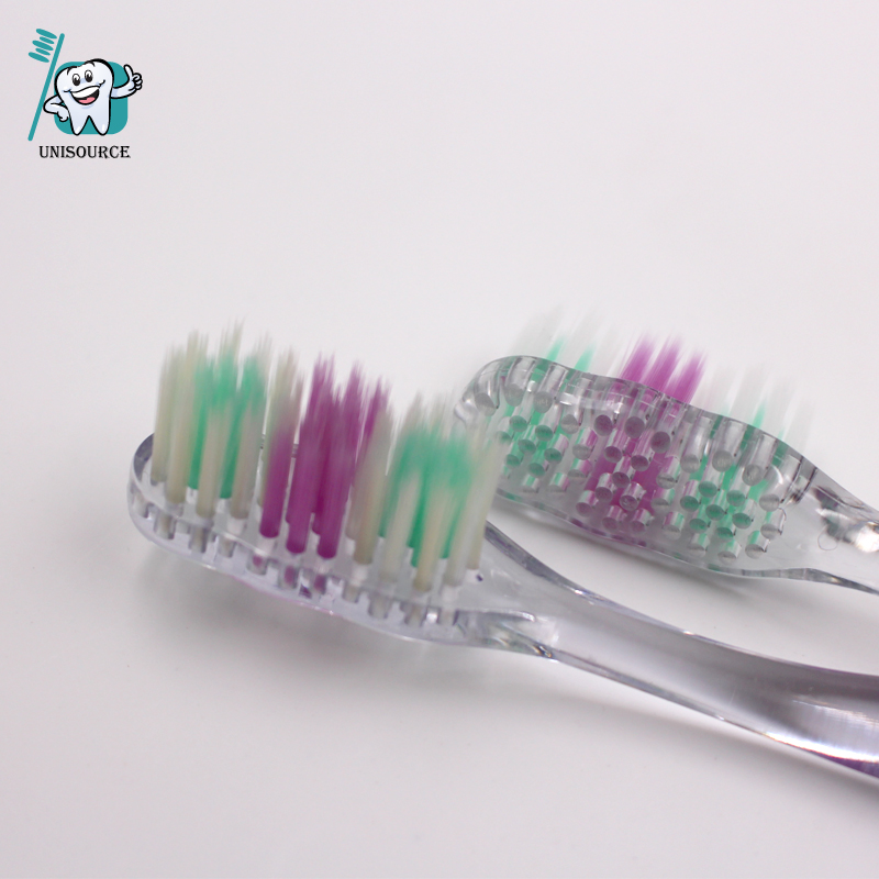 Cepillo de dientes para adultos transparente: una etiqueta de impresión lazer dentro del mango