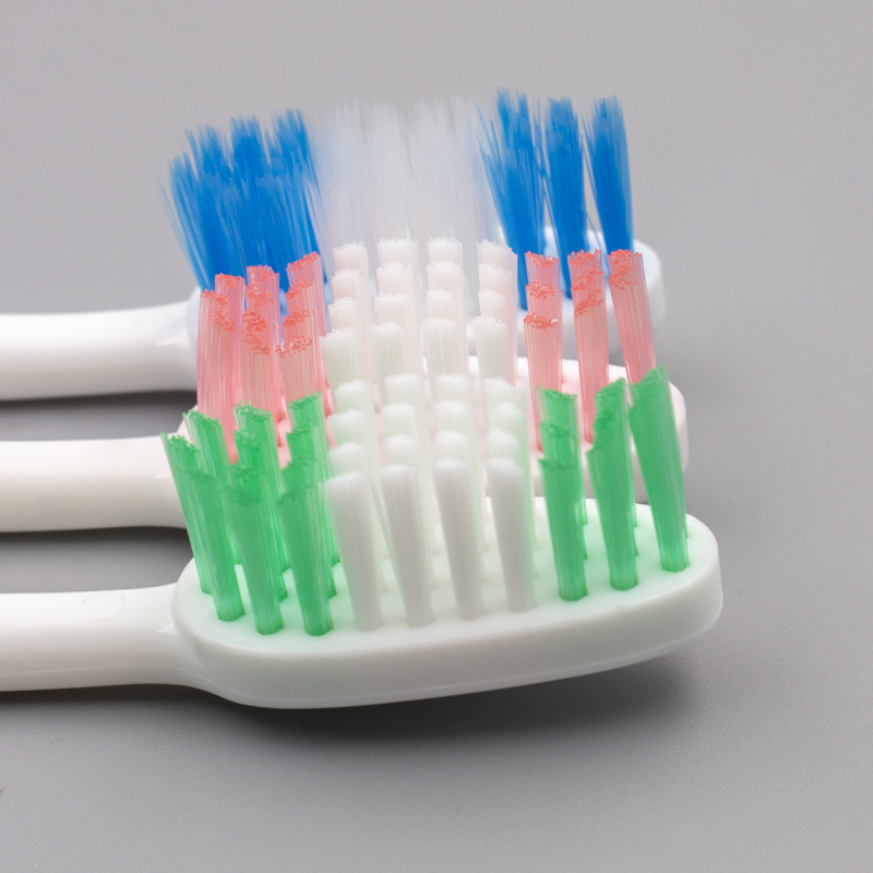 Cepillo de dientes adulto con estilo simple