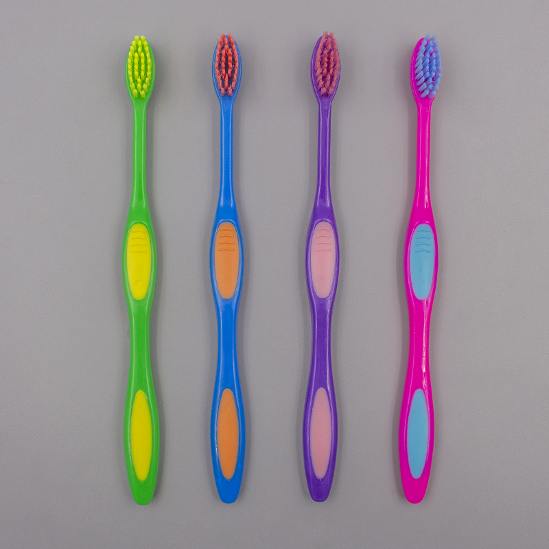 Cepillo de dientes adulto con mango 2 de color